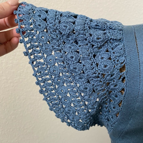 Dusty blue flowy top. - Picture 3 of 4